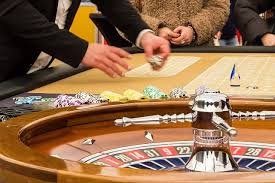 Layar permainan Fortune Mouse menampilkan gulungan, simbol-simbol, dan tombol kontrol yang intuitif